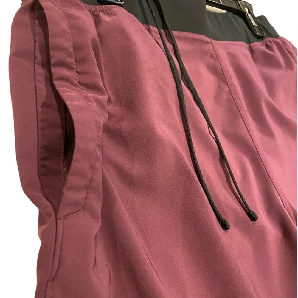 Under Armour 19” burgundy armour
